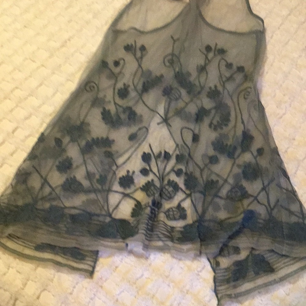 Delicate vest